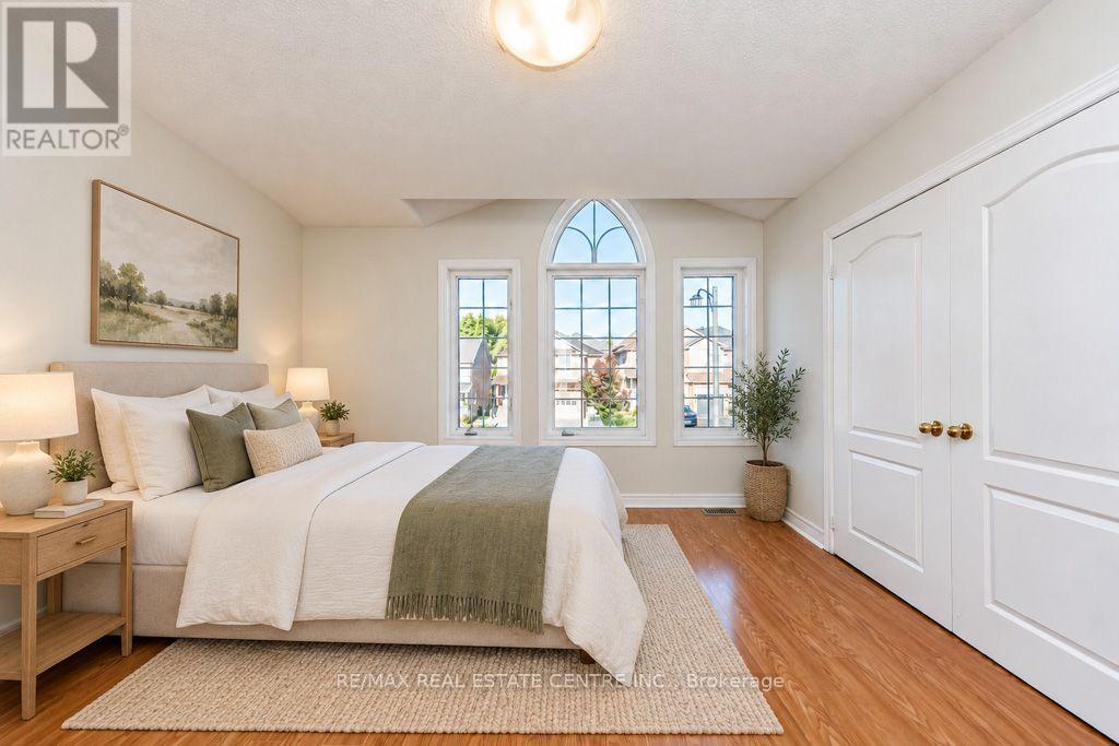 666 Madame Street, Mississauga, Ontario  L5W 1H1 - Photo 4 - W14111420