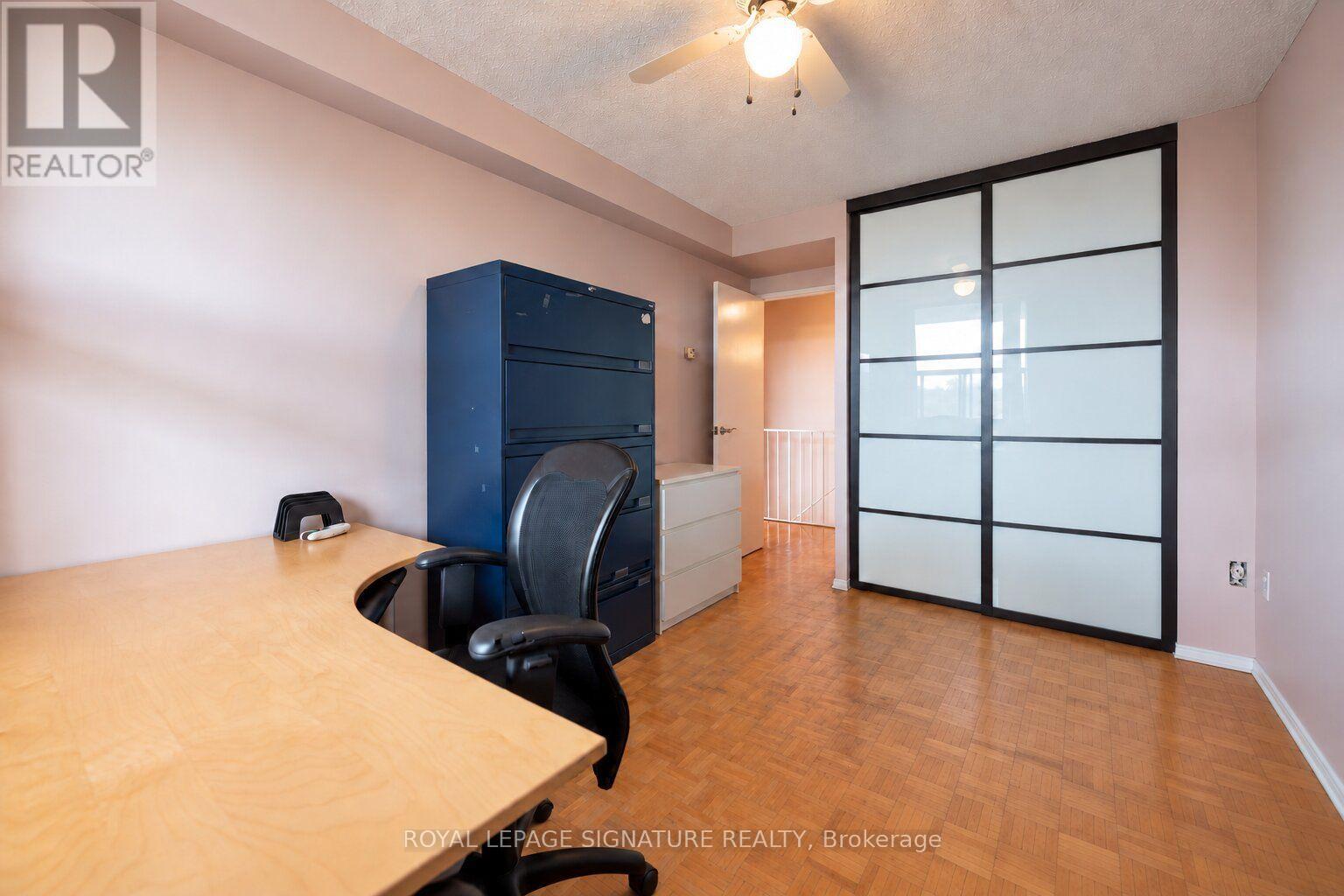 211 - 1071 Woodbine Avenue, Toronto, Ontario  M4C 4C2 - Photo 17 - E14110172