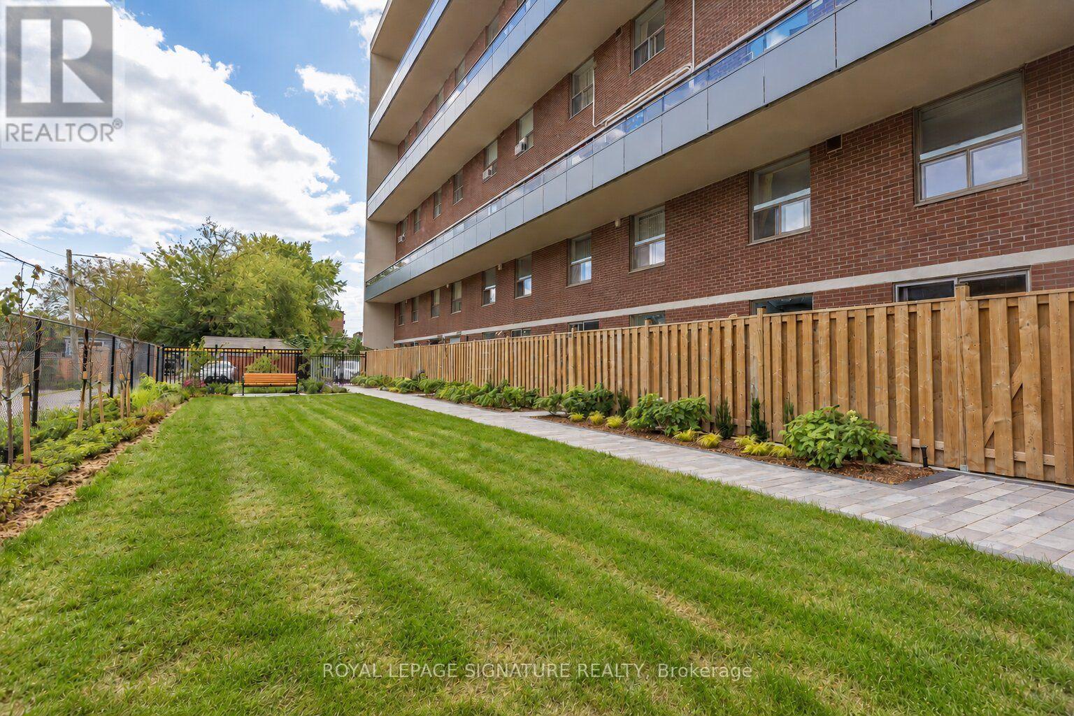 211 - 1071 Woodbine Avenue, Toronto, Ontario  M4C 4C2 - Photo 26 - E14110172