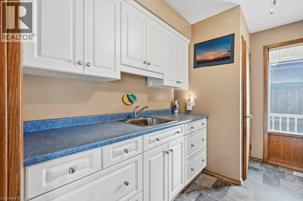 88 Bond Street, Kitchener, Ontario  N2H 4S5 - Photo 7 - 40868907