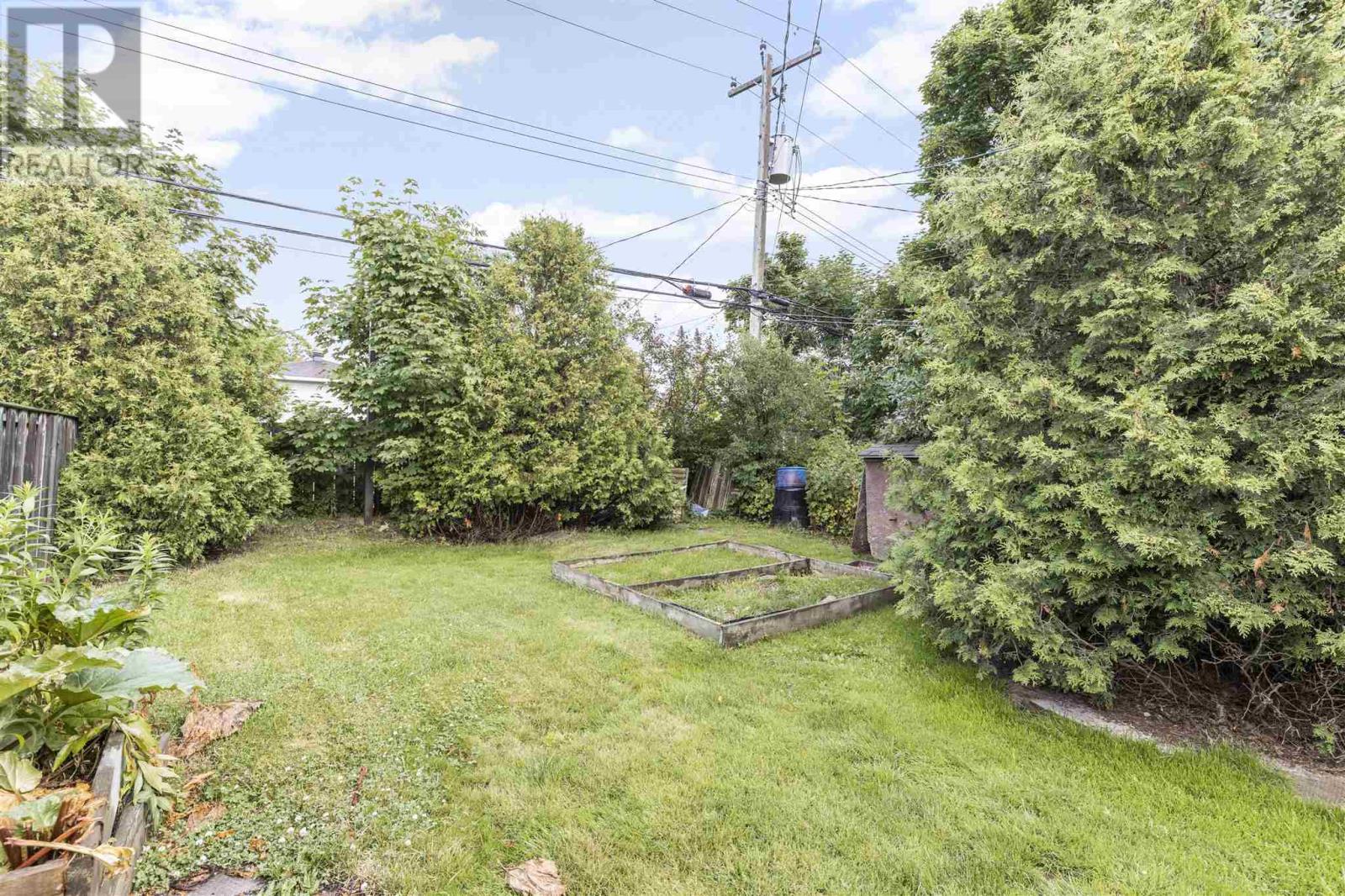 742 Pine St, Sault Ste. Marie, Ontario  P6B 3G1 - Photo 20 - SM262966
