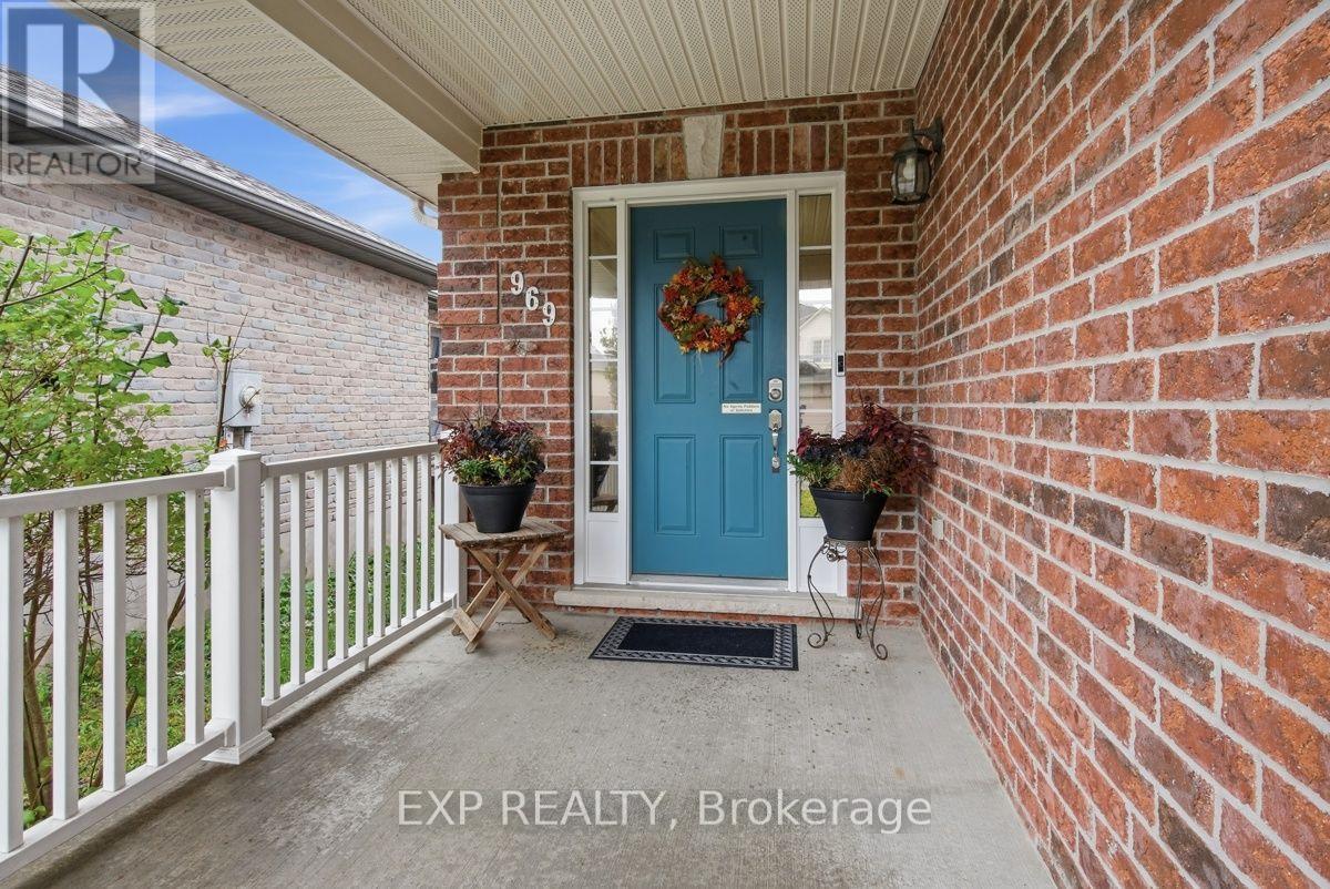 969 Bitterbush Crescent, London North, Ontario  N6H 5X5 - Photo 4 - X14111534