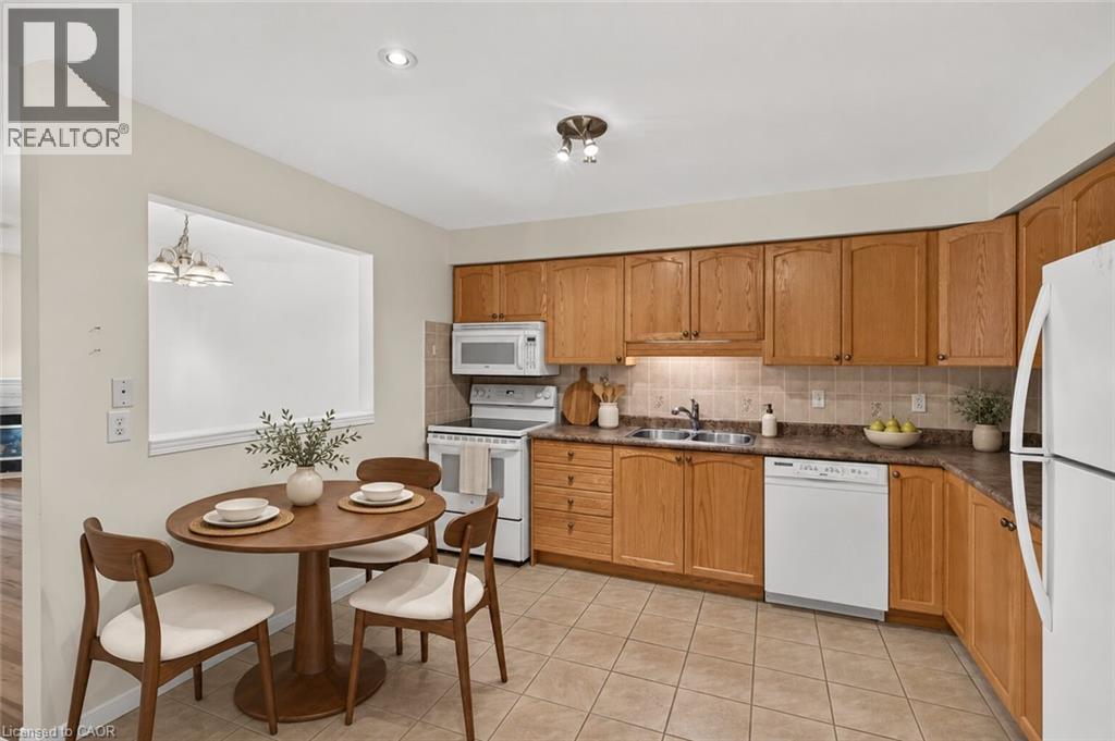 566 Southridge Drive Unit# 65, Hamilton, Ontario  L9C 7W5 - Photo 10 - 40872408