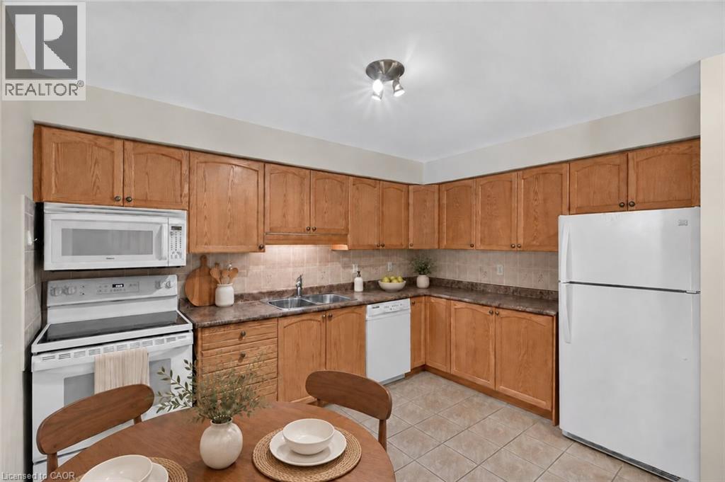 566 Southridge Drive Unit# 65, Hamilton, Ontario  L9C 7W5 - Photo 11 - 40872408