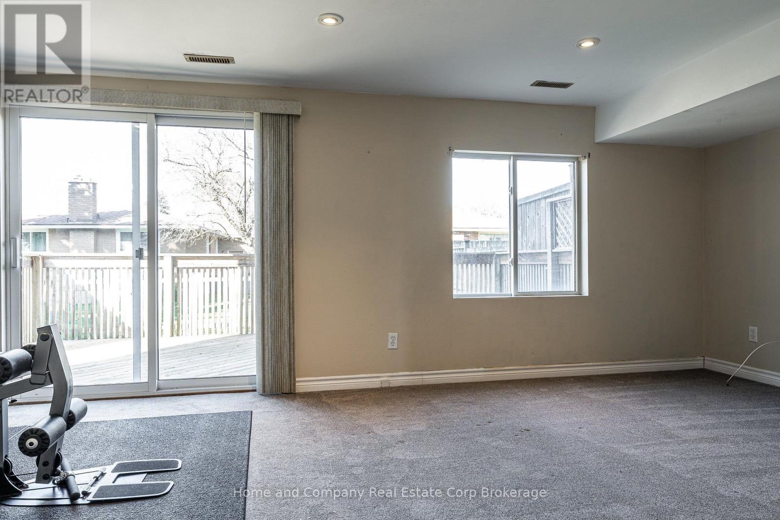82 Walsh Crescent, Stratford, Ontario  N5A 7X8 - Photo 4 - X14111524