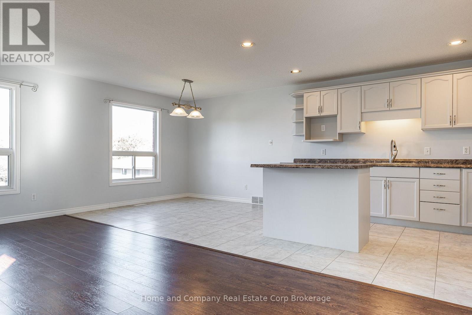 82 Walsh Crescent, Stratford, Ontario  N5A 7X8 - Photo 9 - X14111524