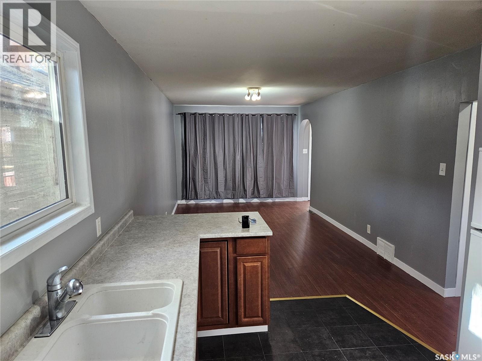 1169 Cameron Street, Regina, Saskatchewan  S4T 2S9 - Photo 10 - SK051117