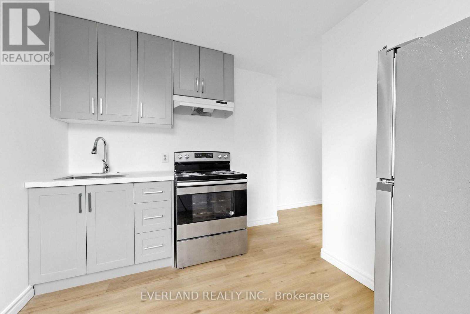 C - 20 King Street E, Oshawa, Ontario  L1G 4Y5 - Photo 2 - E14111484