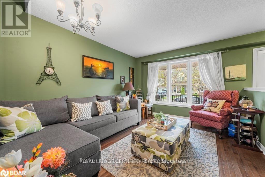 133 Thrushwood Drive, Barrie, Ontario  L4N 0Z1 - Photo 8 - S14111576