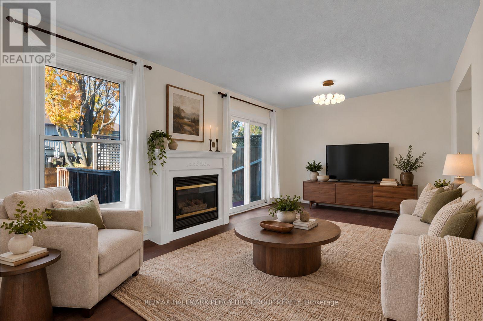 16 Christie Crescent, Barrie, Ontario  L4N 4W8 - Photo 4 - S14111658
