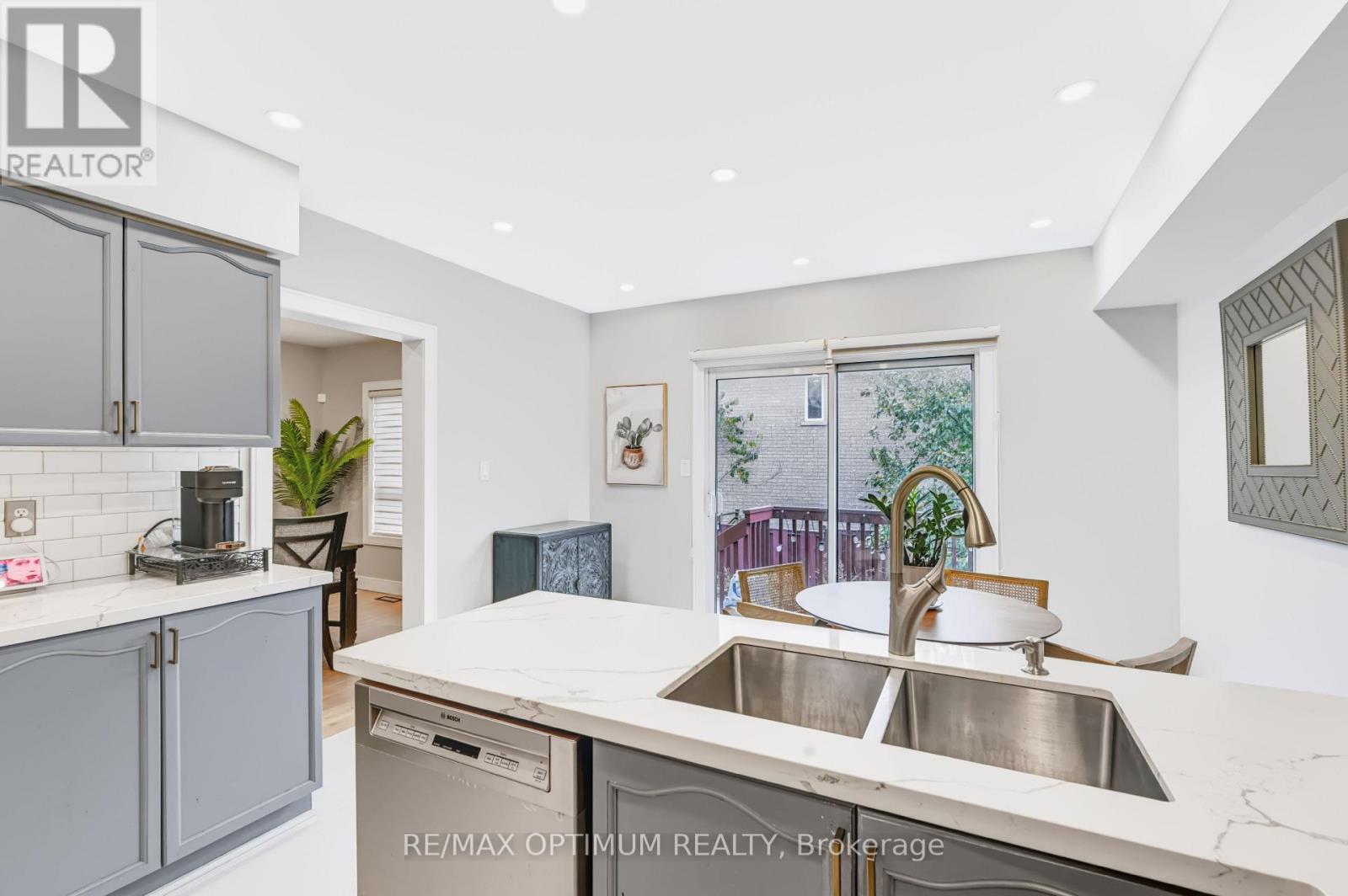 815 Nolan Road, Mississauga, Ontario  L5V 2S5 - Photo 14 - W14111454