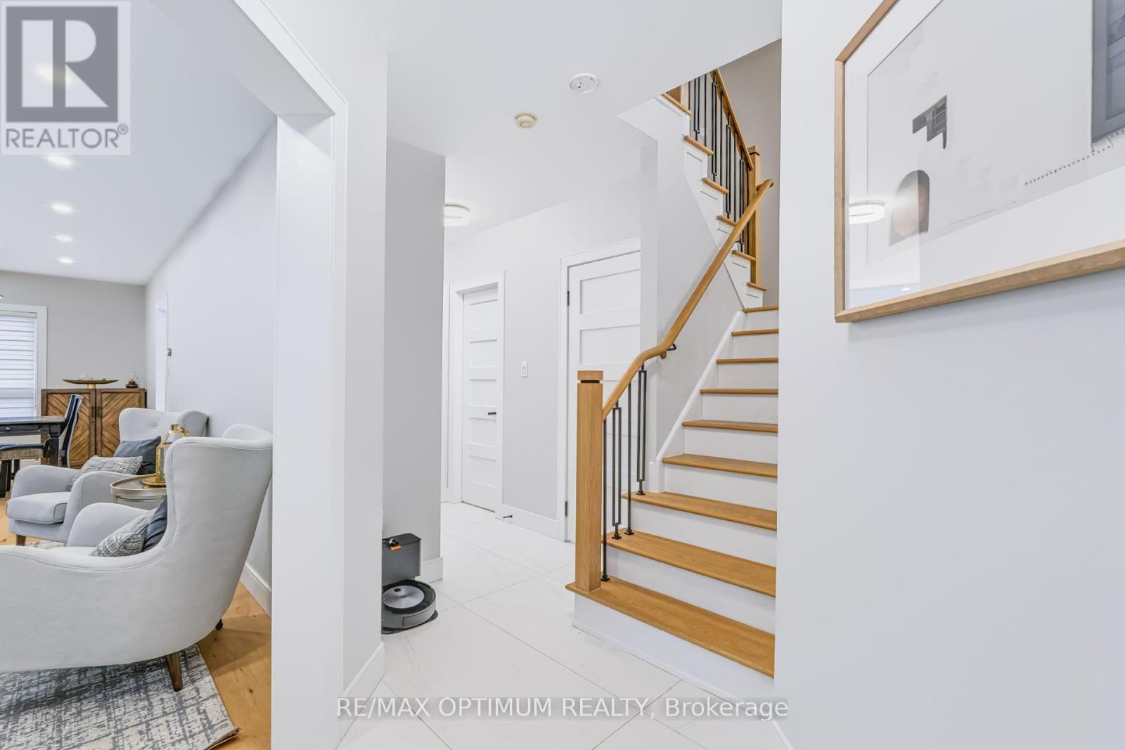 815 Nolan Road, Mississauga, Ontario  L5V 2S5 - Photo 5 - W14111454