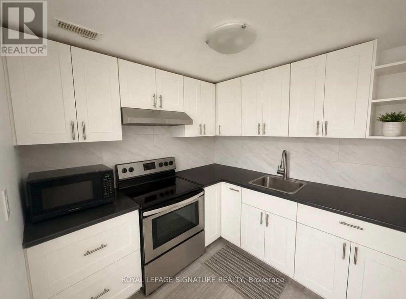 3011 Mission Hill Drive, Mississauga, Ontario  L5M 0B8 - Photo 1 - W14111580