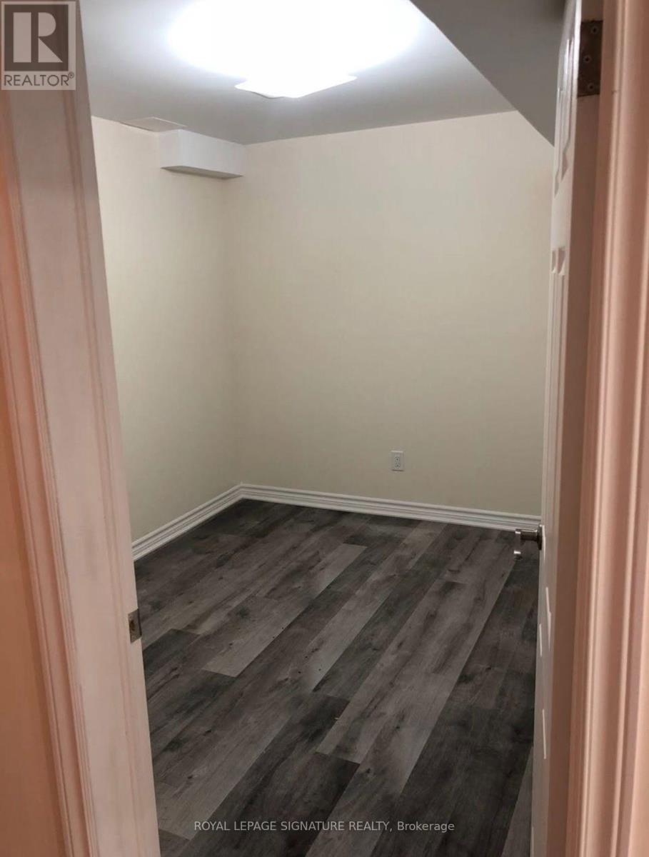 3011 Mission Hill Drive, Mississauga, Ontario  L5M 0B8 - Photo 3 - W14111580