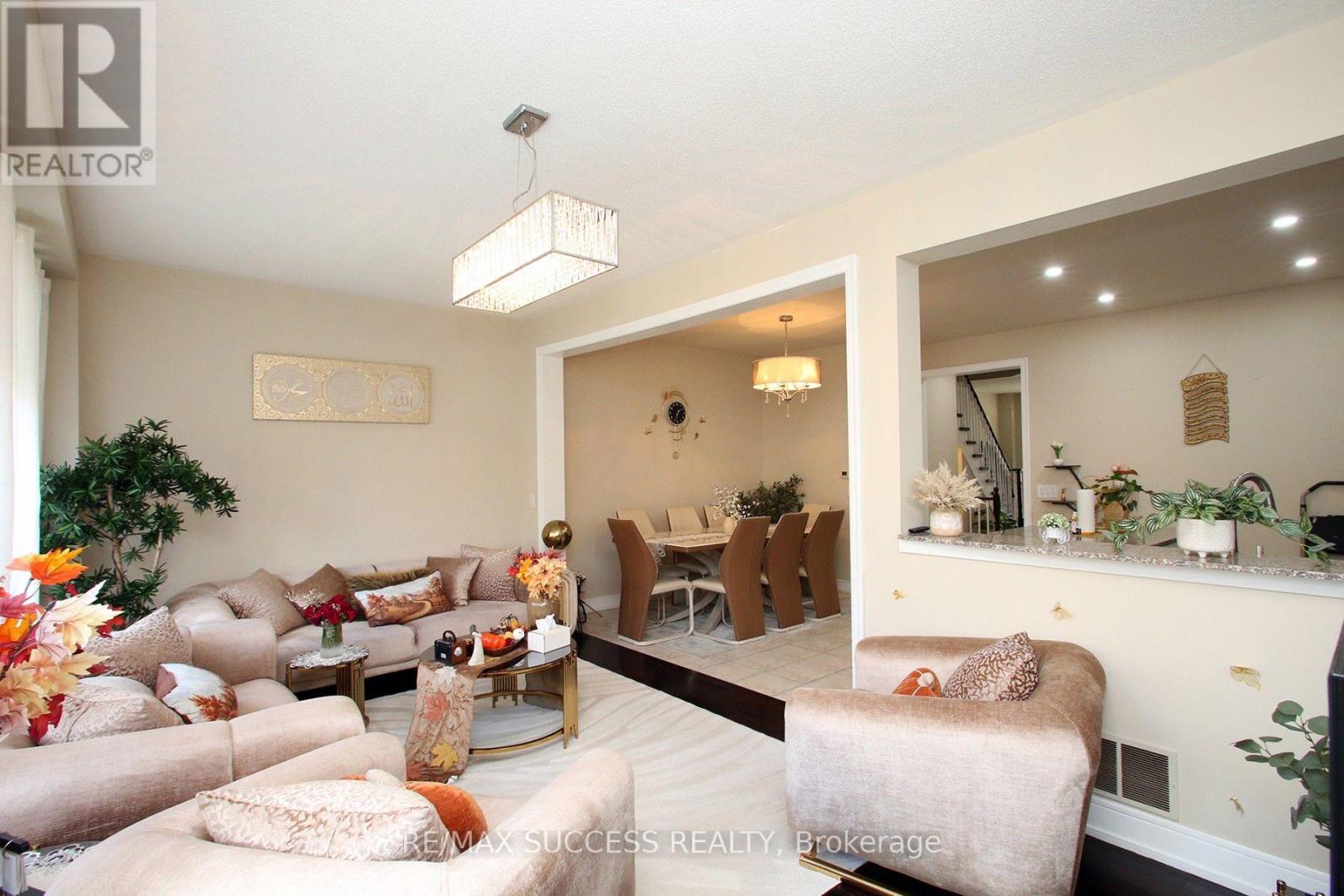 103 Donovan Heights, Milton, Ontario  L9T 0R4 - Photo 7 - W14111604