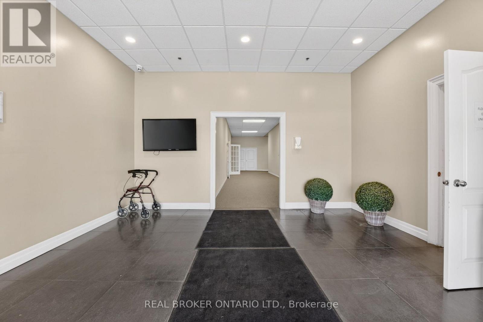 114 - 482 S Service Road E, Oakville, Ontario  L6J 2X6 - Photo 5 - W14111668