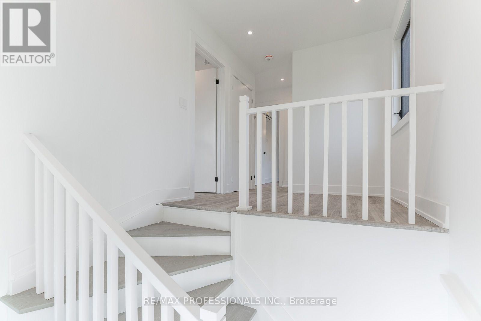 Grdnsuite - 38 Thirty Third Street, Toronto, Ontario  M8W 3H1 - Photo 13 - W14111676