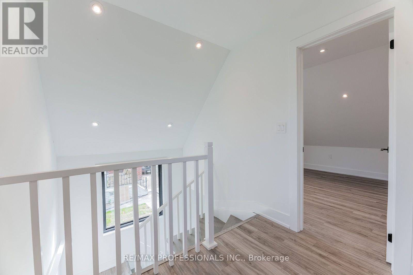 Grdnsuite - 38 Thirty Third Street, Toronto, Ontario  M8W 3H1 - Photo 15 - W14111676