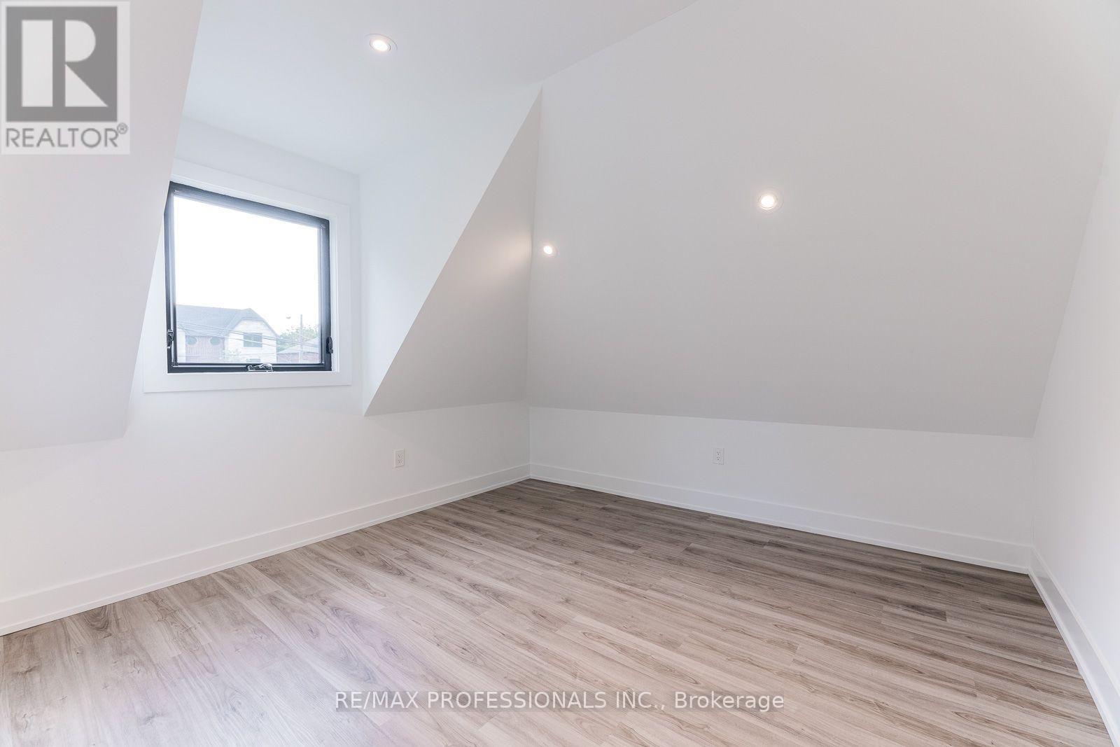 Grdnsuite - 38 Thirty Third Street, Toronto, Ontario  M8W 3H1 - Photo 16 - W14111676