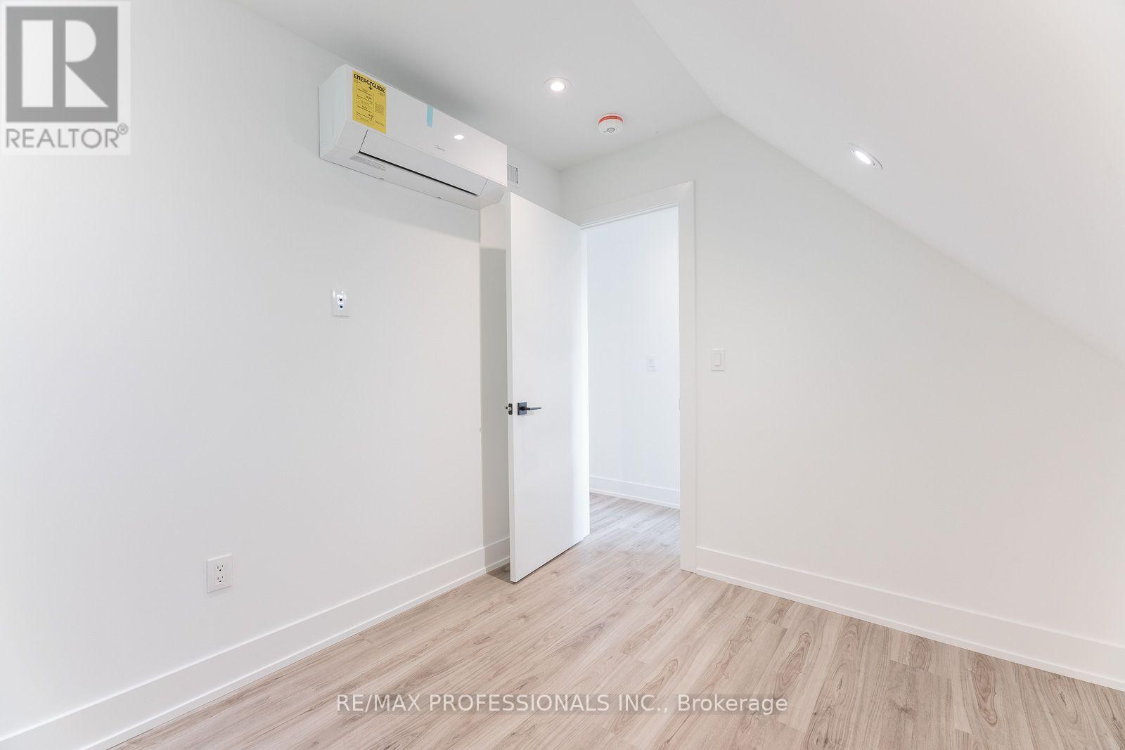 Grdnsuite - 38 Thirty Third Street, Toronto, Ontario  M8W 3H1 - Photo 23 - W14111676