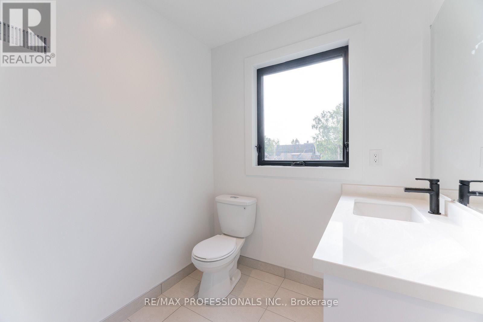 Grdnsuite - 38 Thirty Third Street, Toronto, Ontario  M8W 3H1 - Photo 24 - W14111676