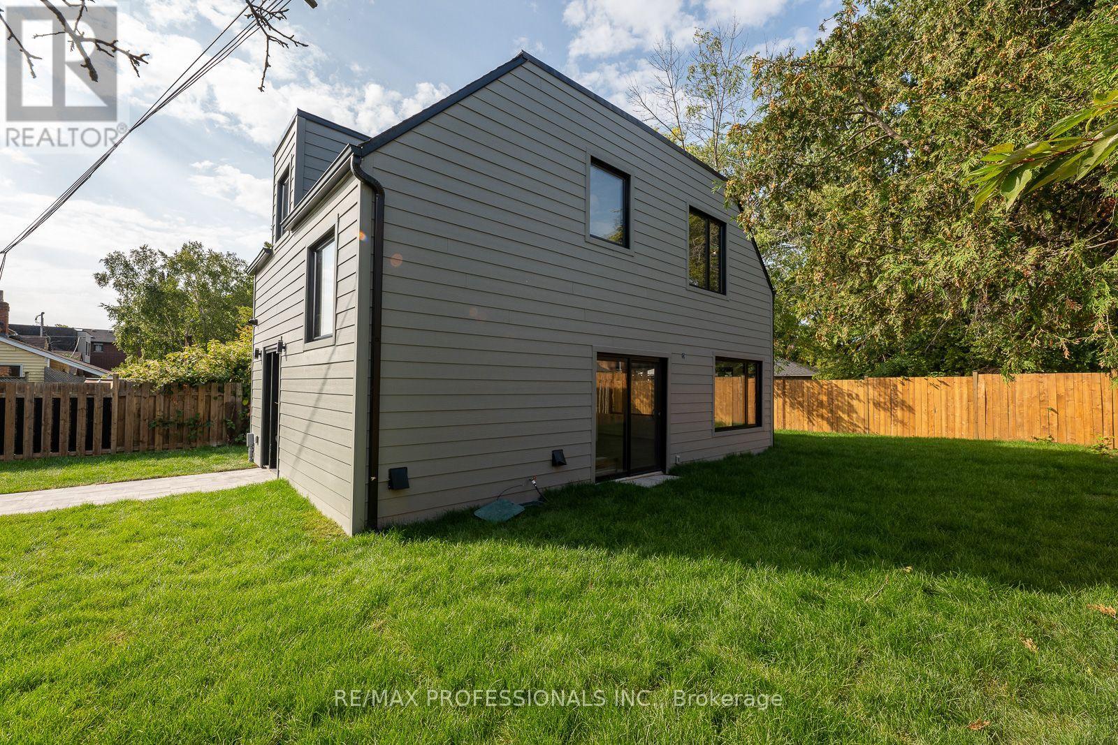 Grdnsuite - 38 Thirty Third Street, Toronto, Ontario  M8W 3H1 - Photo 29 - W14111676