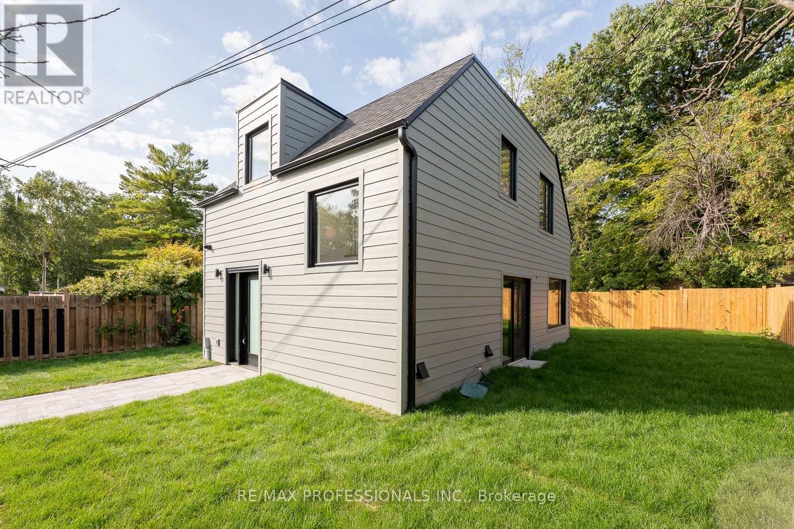 Grdnsuite - 38 Thirty Third Street, Toronto, Ontario  M8W 3H1 - Photo 31 - W14111676