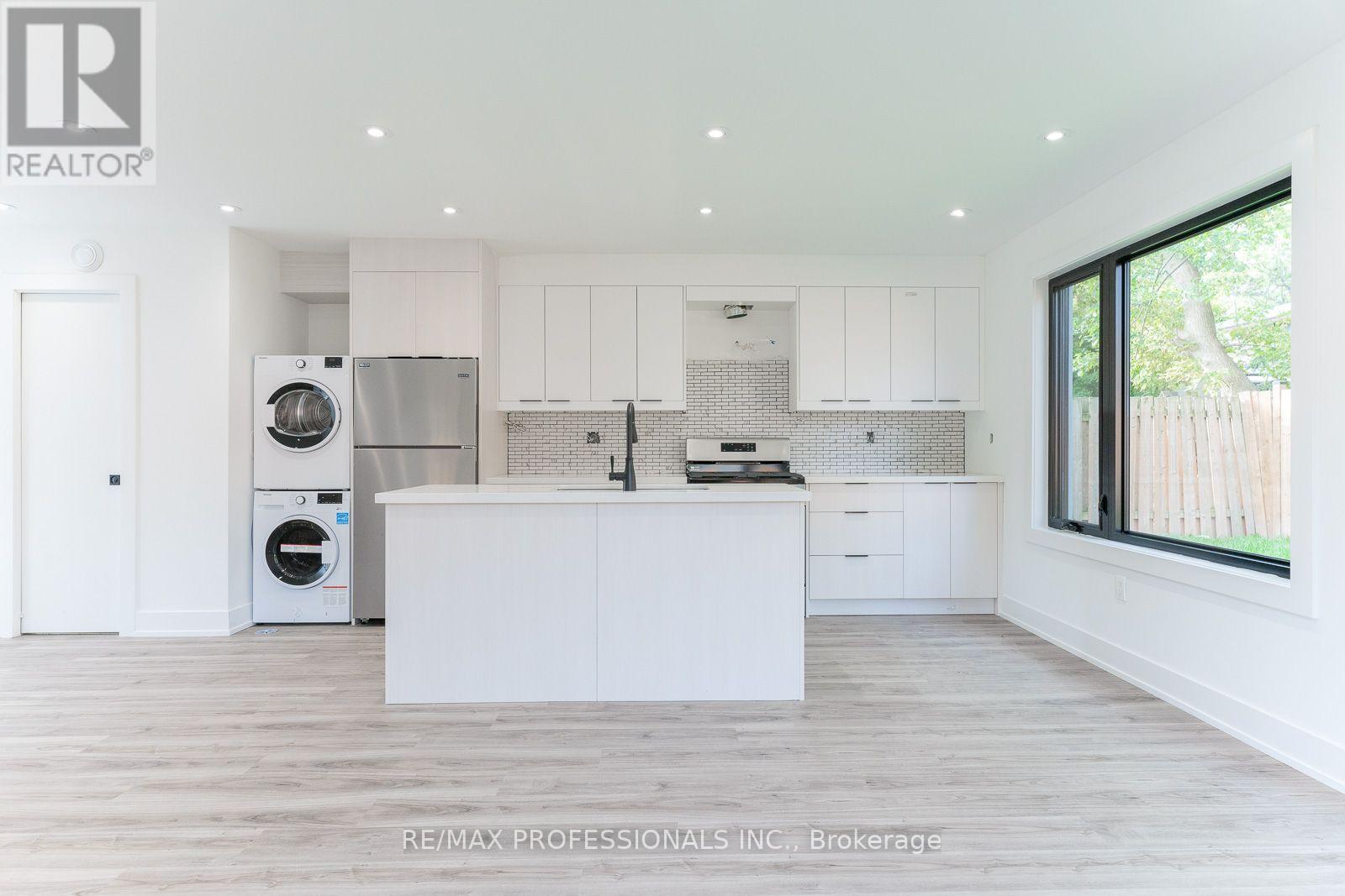 Grdnsuite - 38 Thirty Third Street, Toronto, Ontario  M8W 3H1 - Photo 6 - W14111676