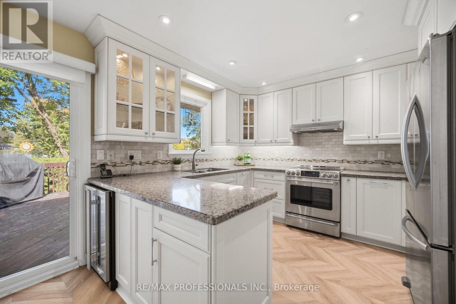 14 Strathdee Drive, Toronto, Ontario  M9R 1A4 - Photo 16 - W14111696