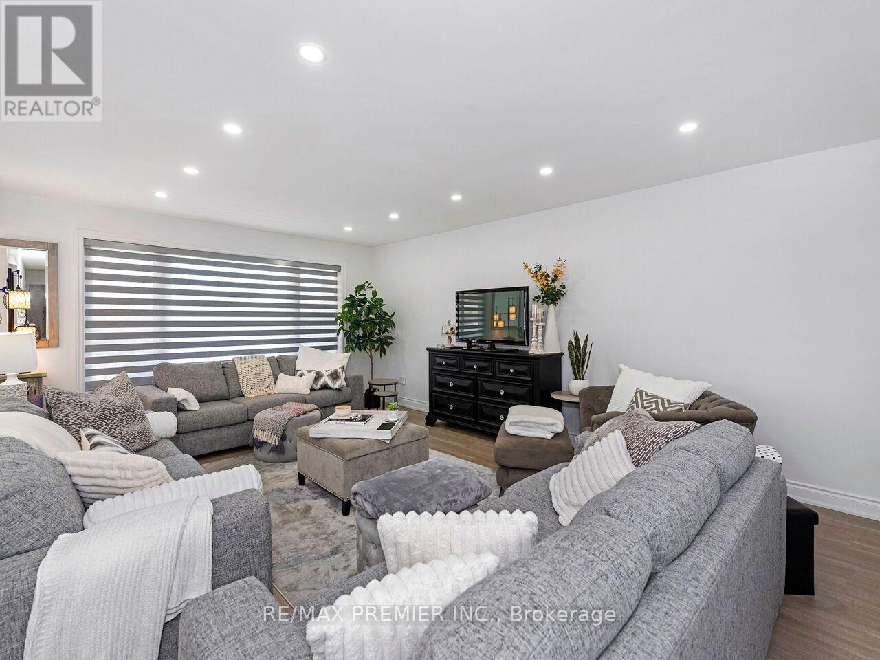 10 Bruno Court, Toronto, Ontario  M9L 2J3 - Photo 14 - W14111700
