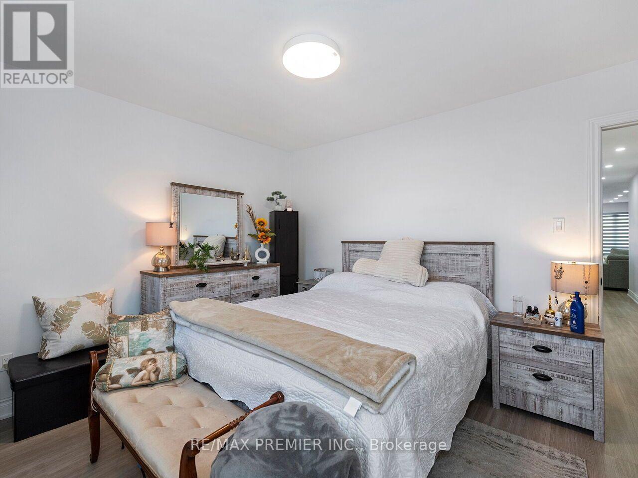 10 Bruno Court, Toronto, Ontario  M9L 2J3 - Photo 19 - W14111700