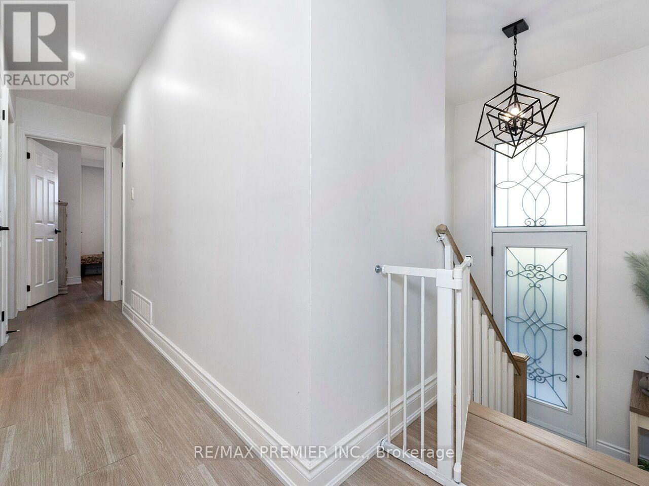 10 Bruno Court, Toronto, Ontario  M9L 2J3 - Photo 23 - W14111700