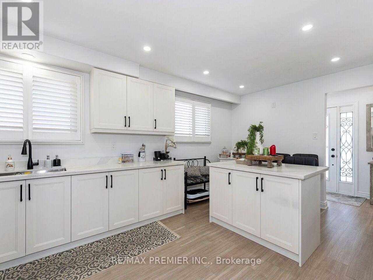 10 Bruno Court, Toronto, Ontario  M9L 2J3 - Photo 9 - W14111700