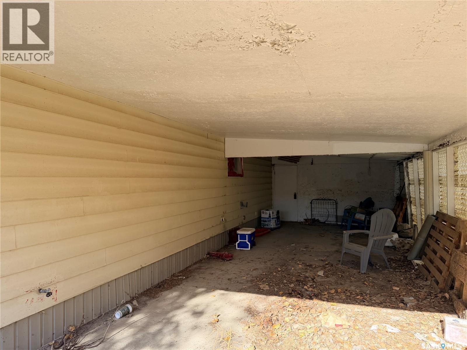 505 4th Avenue E, Assiniboia, Saskatchewan  S0H 0B0 - Photo 3 - SK051672