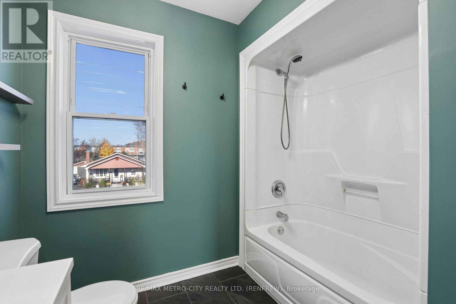 211 Mcandrew Avenue, Renfrew, Ontario  K7V 3X2 - Photo 24 - X14110694