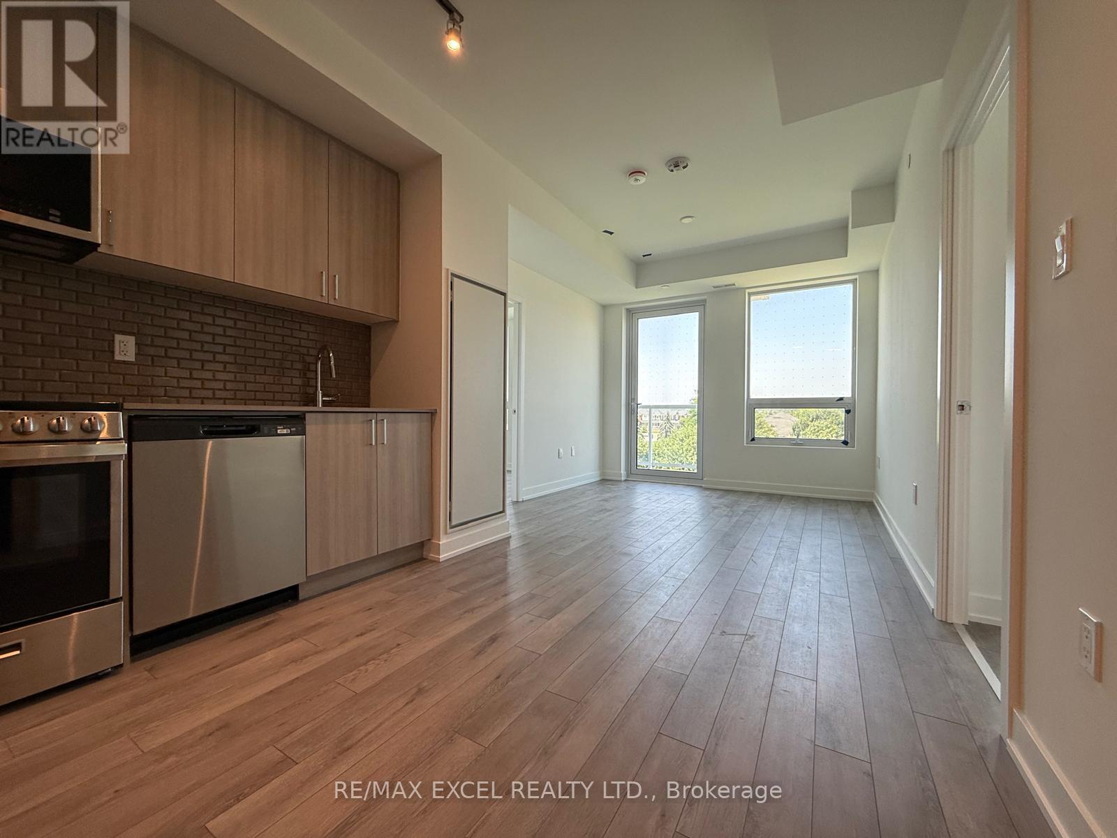 330 - 1005 Dundas Street E, Oakville, Ontario  L6H 8C7 - Photo 5 - W13837834
