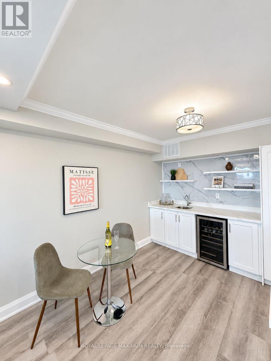 1205 - 50 Elm Drive E, Mississauga, Ontario  L5A 3X2 - Photo 3 - W13715926
