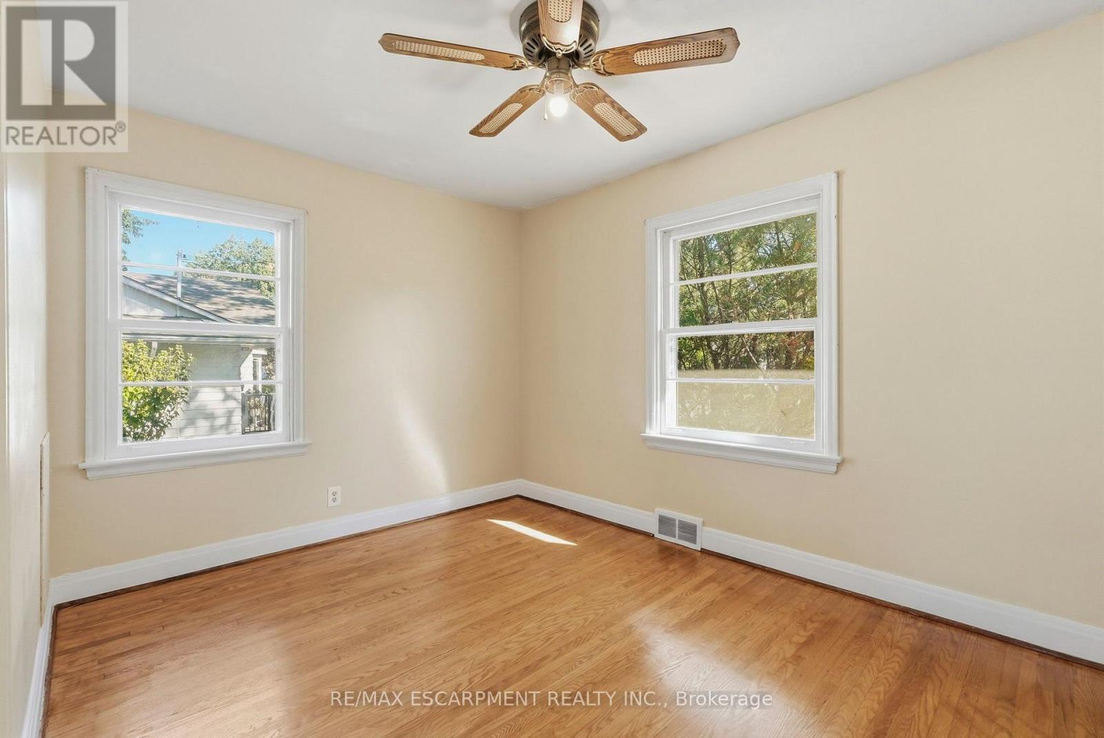 55 Lakeview Avenue, Grimsby, Ontario  L3M 3M3 - Photo 16 - X14111472