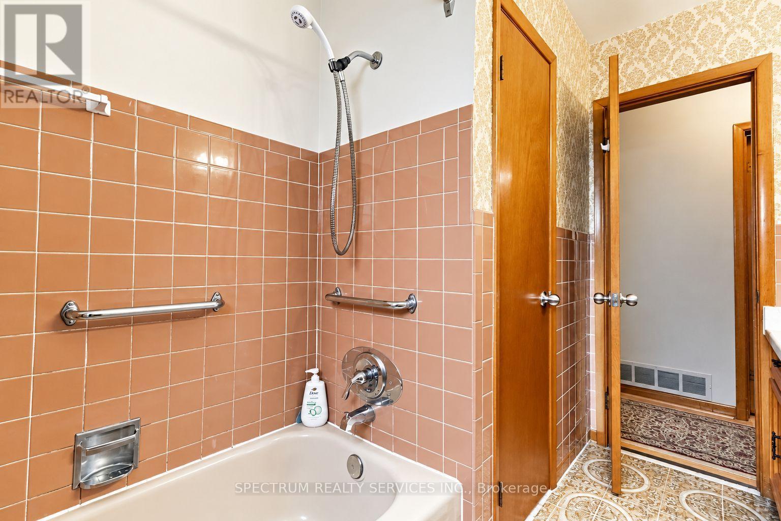 42 Berkham Road, Toronto, Ontario  M1H 2T4 - Photo 14 - E14108866