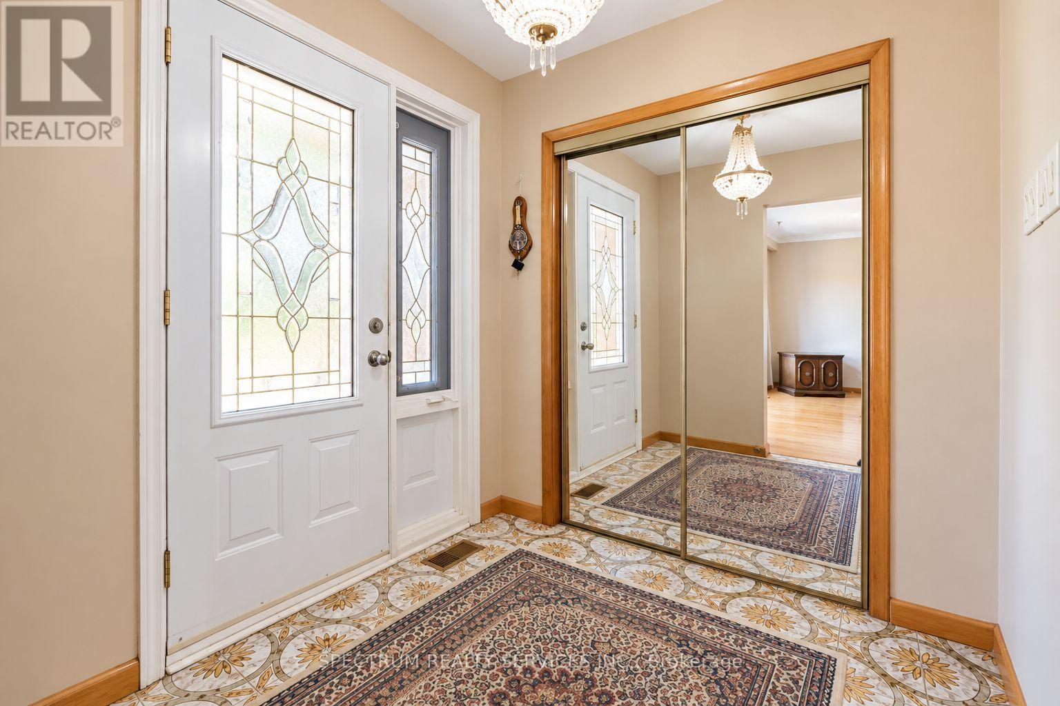 42 Berkham Road, Toronto, Ontario  M1H 2T4 - Photo 3 - E14108866