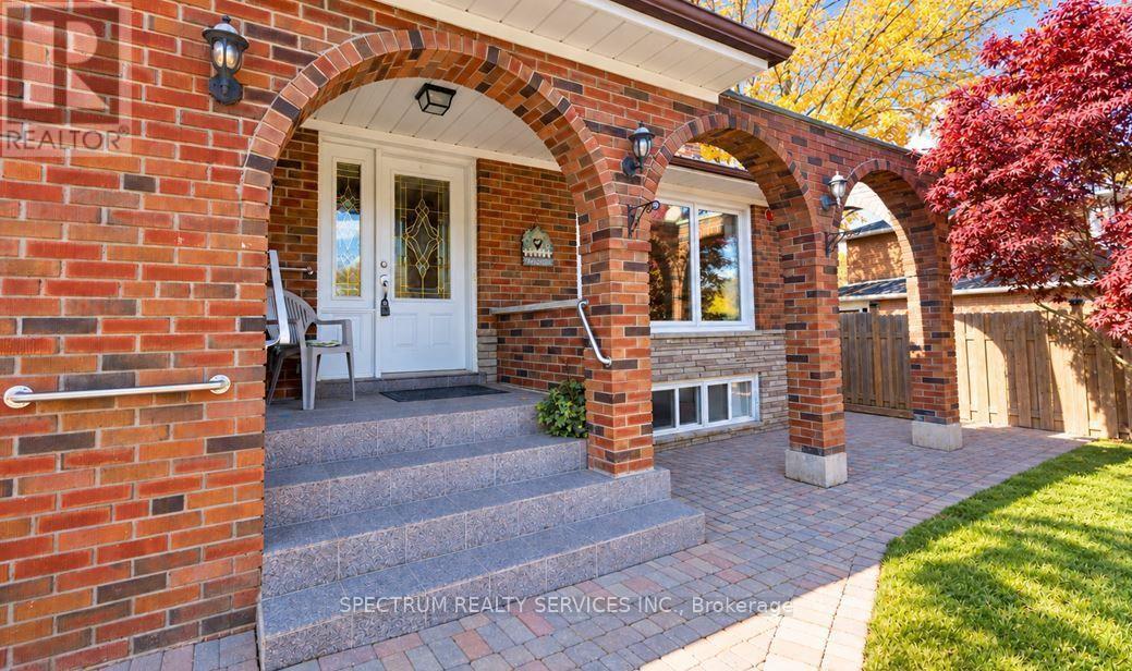 42 Berkham Road, Toronto, Ontario  M1H 2T4 - Photo 2 - E14108866