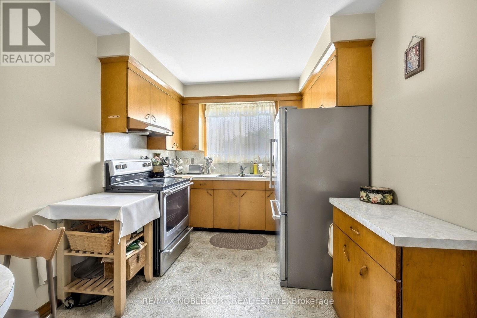 157 Hallmark Avenue, Toronto, Ontario  M8W 4K9 - Photo 12 - W14111710