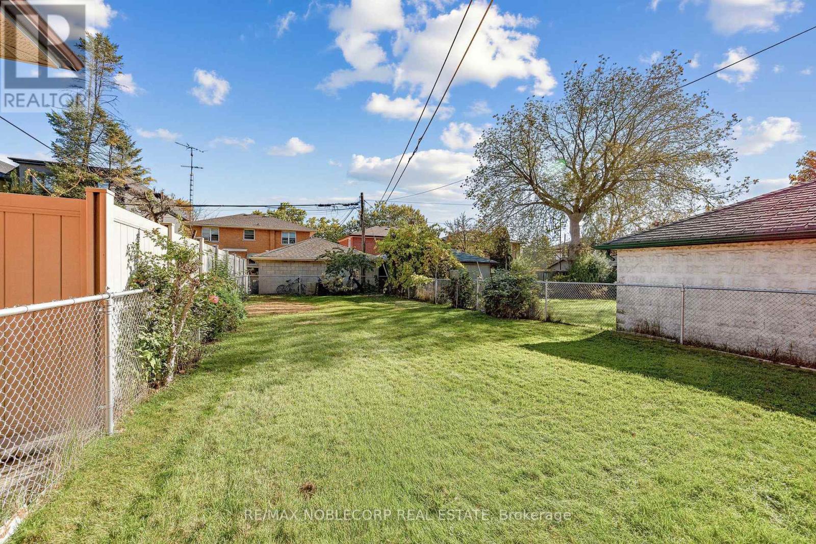 157 Hallmark Avenue, Toronto, Ontario  M8W 4K9 - Photo 29 - W14111710