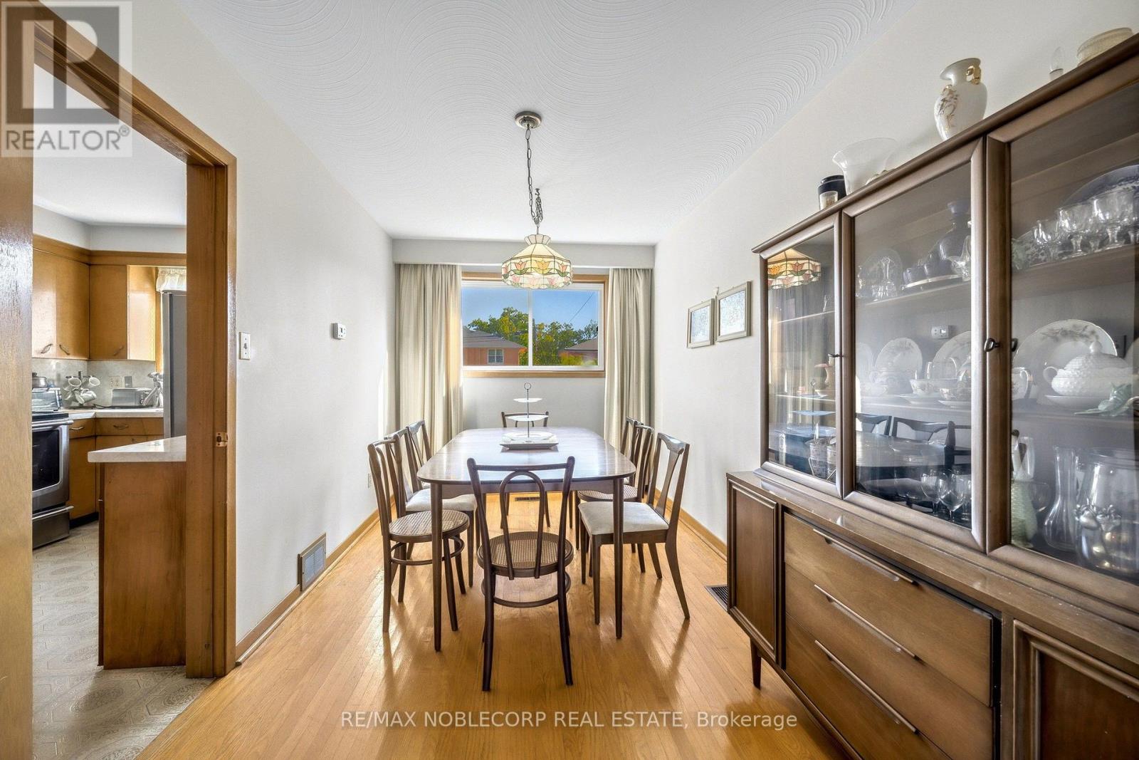 157 Hallmark Avenue, Toronto, Ontario  M8W 4K9 - Photo 9 - W14111710