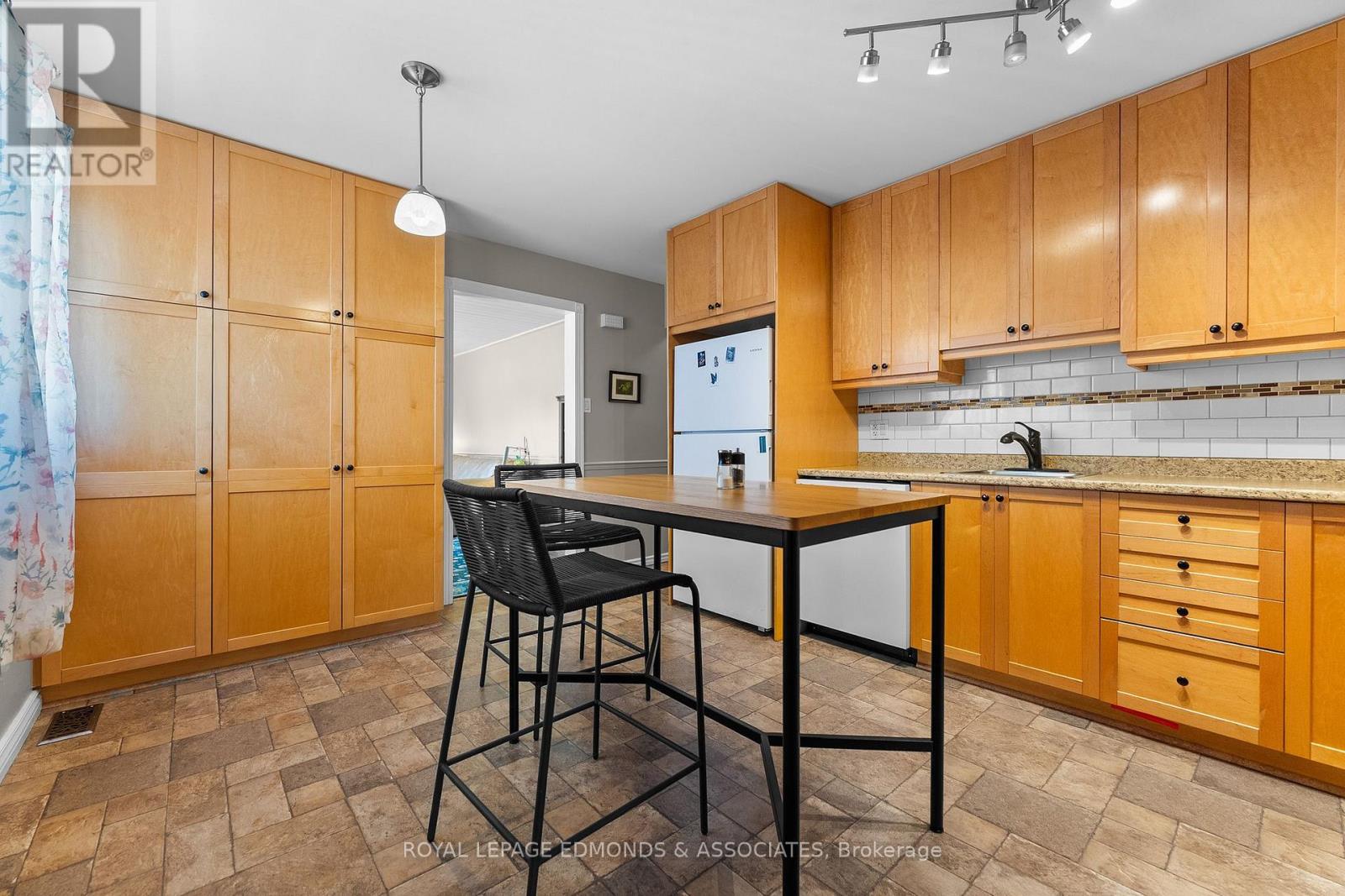 10 William Street, Petawawa, Ontario  K8H 2K4 - Photo 15 - X14111770