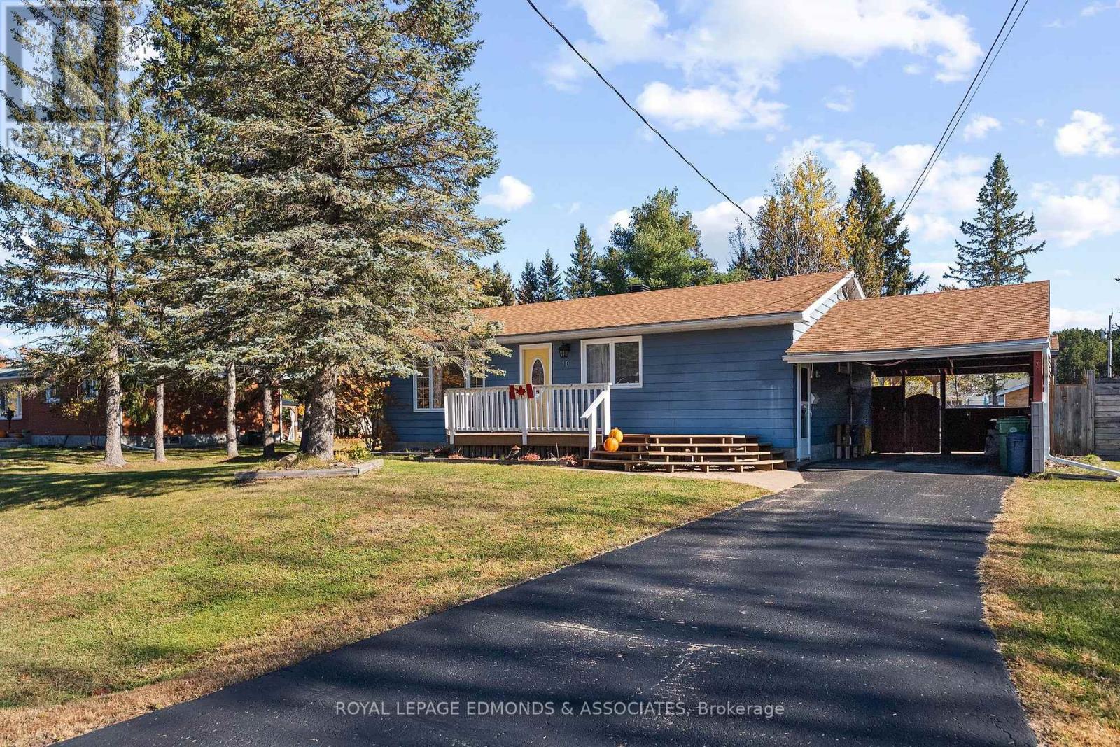 10 William Street, Petawawa, Ontario  K8H 2K4 - Photo 3 - X14111770