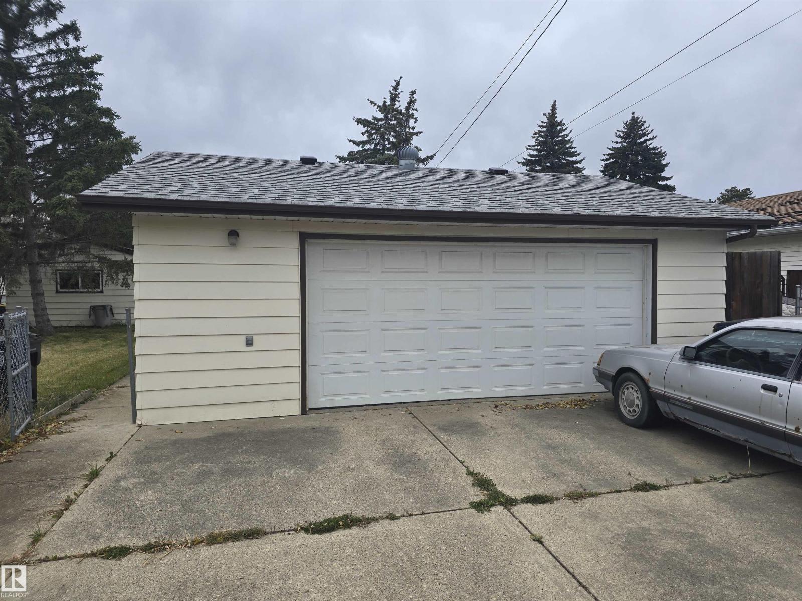 9717 162 St Nw, Edmonton, Alberta  T5P 3L1 - Photo 9 - E4514034