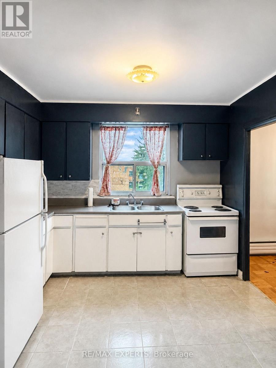 6 - 26 Fraserwood Avenue, Toronto, Ontario  M6B 2N5 - Photo 13 - C14111780