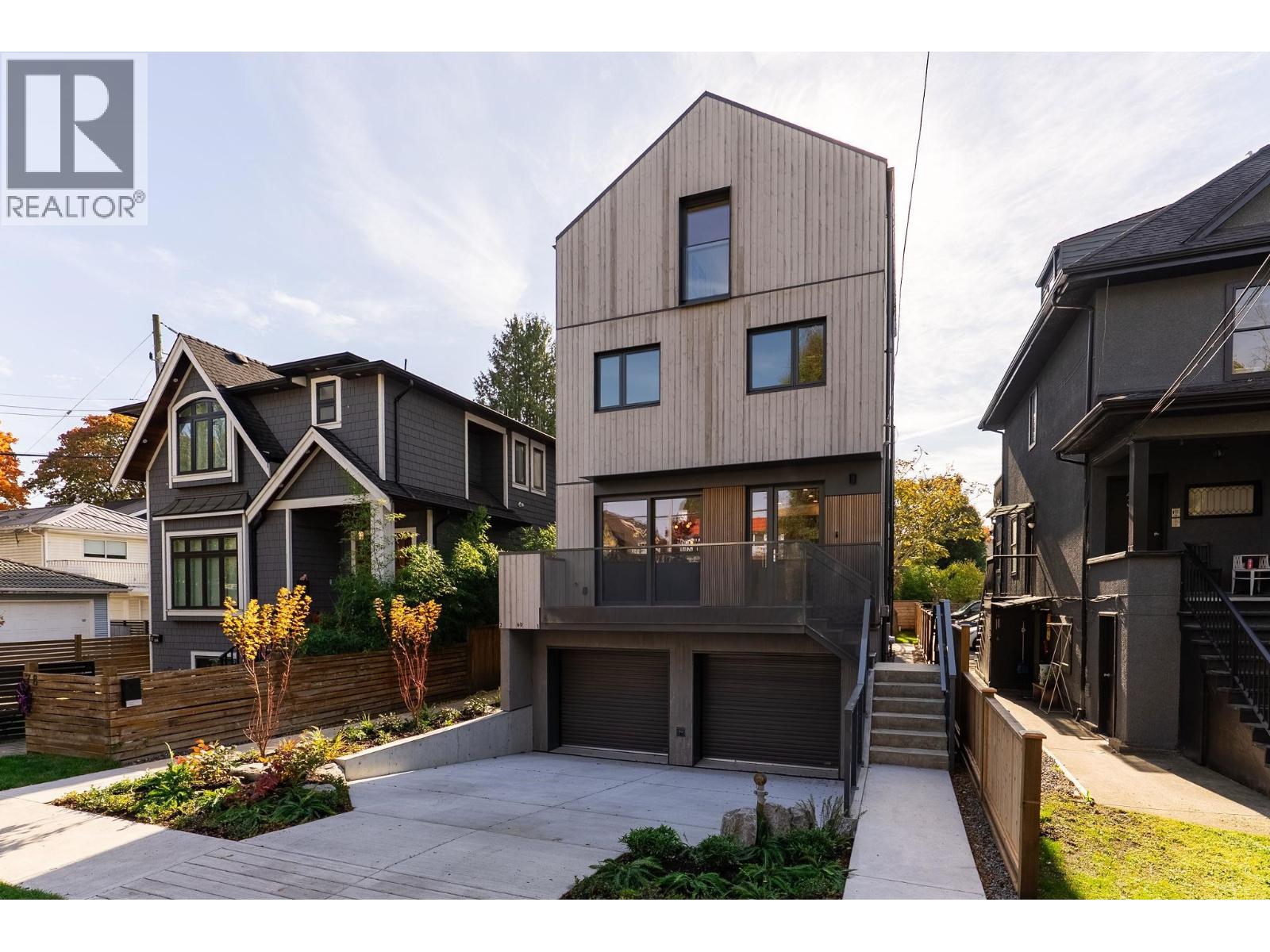 1 60 E 17TH AVENUE, Vancouver, British Columbia