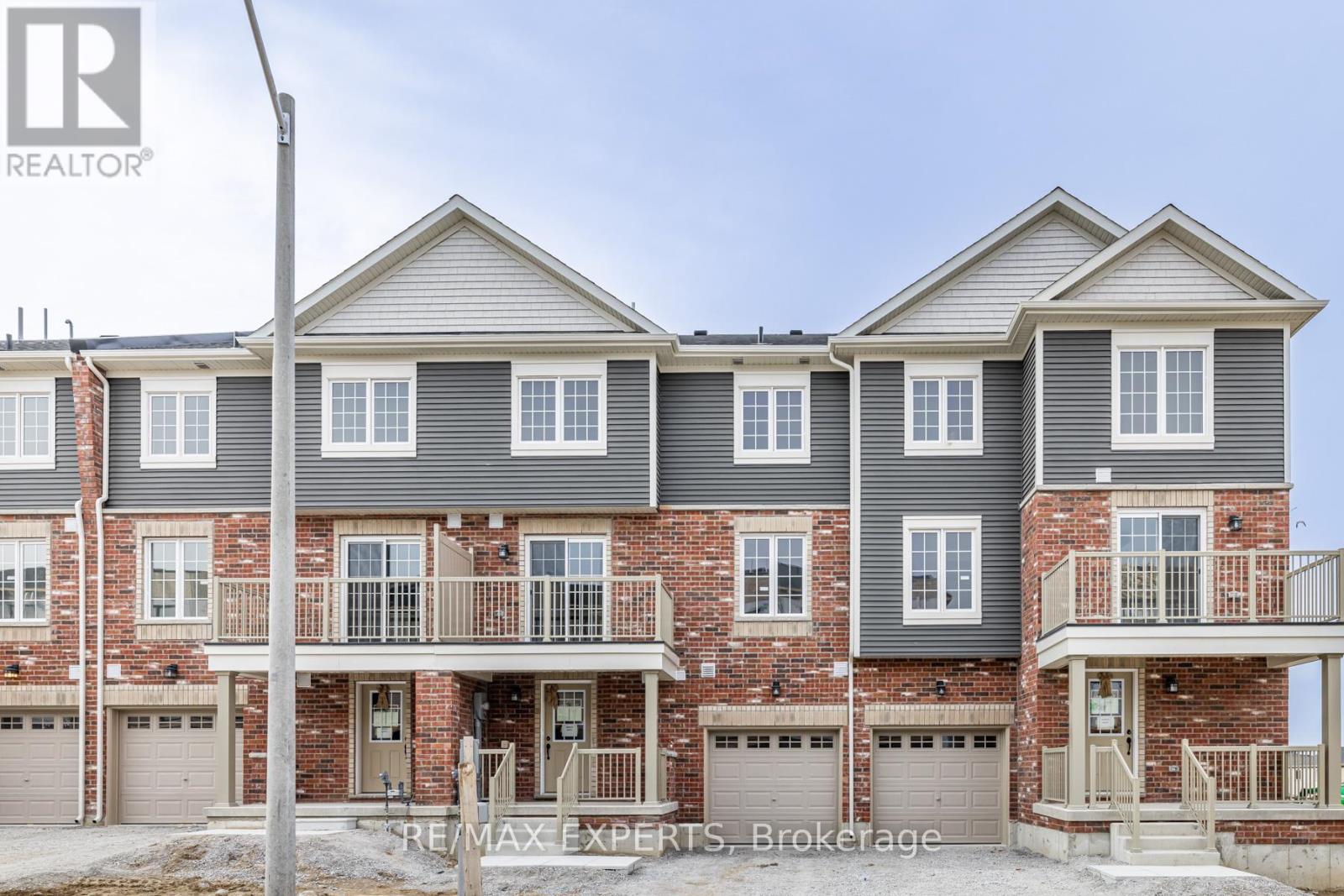 13 SILO MEWS, barrie, Ontario